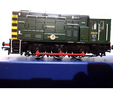 OO scale Bachmann 32-118, class 08, diesel 08011, Haversham, green, near mint condition, storage wear to box. P&amp;P Group 1