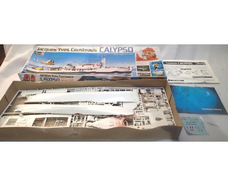 Vintage Revell kit 1/25 scale, Jacques Cousteaus Calypso, appears complete/unchecked, hull been glued then taken apart, causi