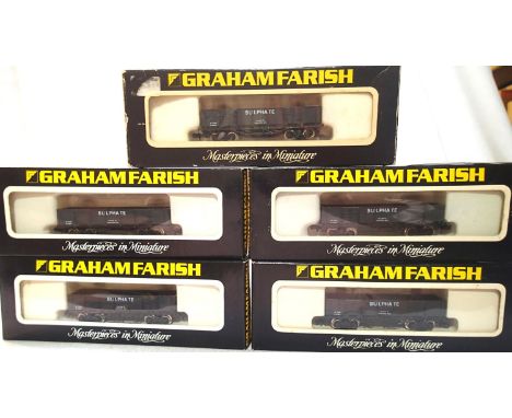 N gauge rake of five Farish 3205, bogie sulphate wagons, BR grey, mostly in very good condition, wear to boxes. P&amp;P Group