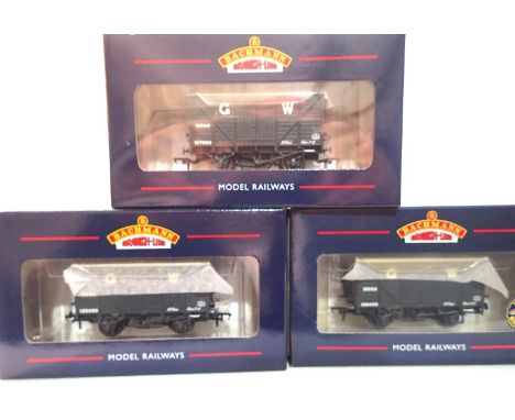 OO scale, Bachmann, 3x Mogo 12 ton vans, GWR grey, 37-778 and 37-778A 2x, excellent condition, storage wear to boxes. P&amp;P