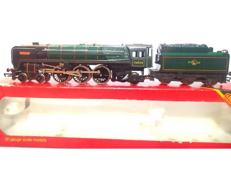 OO scale Hornby Britannia Class, 70000, Britannia, Green, Late Crest in excellent condition, box is poor, no paperwork. P&amp