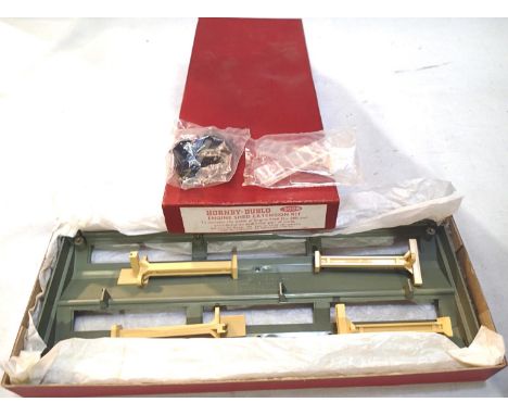 Hornby Dublo 5006, engine shed extension kit, appears new and unused, bolts, vents and glazing in sealed bags, box lid has 1x