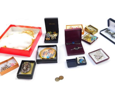 Silver and costume jewellery, including two butterfly wing brooches, further brooches, marcasite and enamel dress wristwatch,