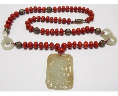 Good oriental white jade and coral bead necklace with silver gilt filigree clasp and eight filigree beads, the pendant carved