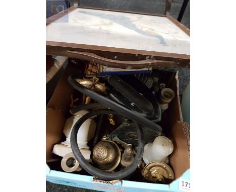 BOX LOT TO INCLUDE FIRESCREEN 
