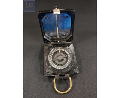 WWII MILITARY COMPASS 