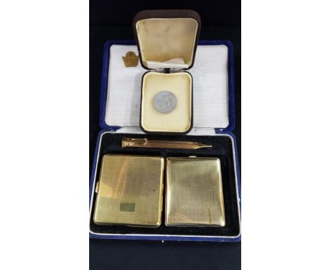 LADIES VINTAGE COMPACT AND IRISH SHILLING COIN 