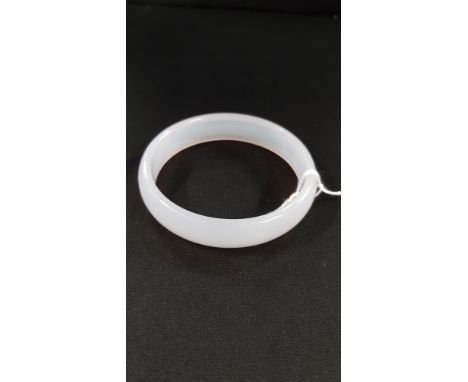 WHITE JADE BANGLE