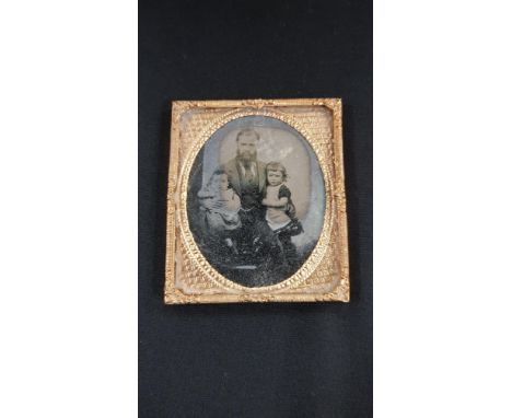 ANTIQUE FRAMED MINIATURE PORTRAIT 