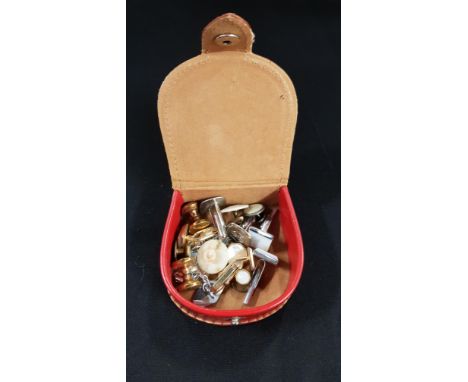 VINTAGE LEATHER CUFFLINK BOX AND CUFFLINKS 