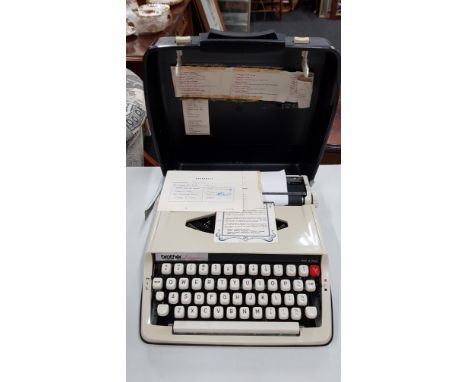 VINTAGE TYPEWRITER 