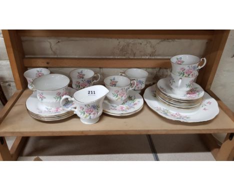VINTAGE TEASET VILLAGE GARDEN