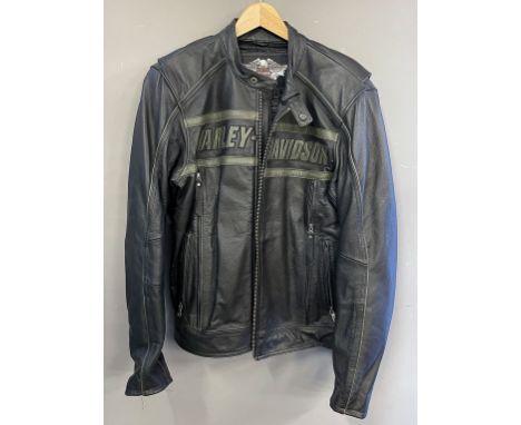 Motorradjacke "Harley Davidson". Leder (schwarz). Tragespuren. Größe L.