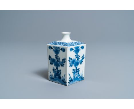Full title: A Japanese square blue and white Kakiemon tea caddy, Edo, 17/18th C.Description: H.: 12,5 cmInformation concernin