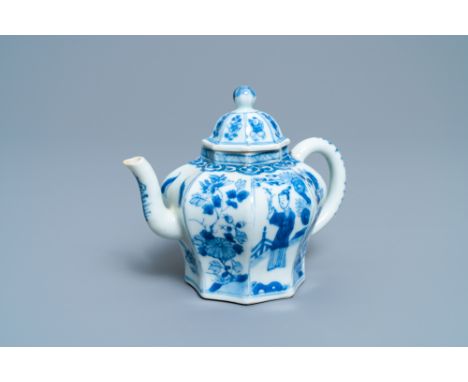 Full title: A Chinese blue and white teapot and cover, KangxiDescription: L.: 18,5 cm - H.: 12,5 cmÊ Condition: (UV-checked)-