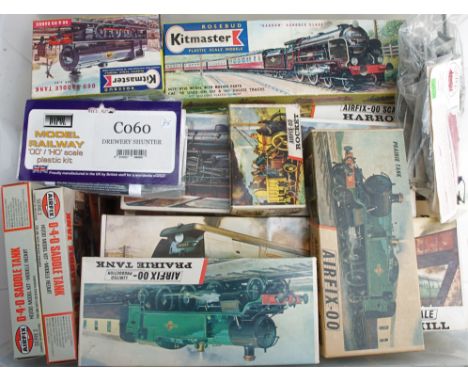Large quantity of Airfix and a few Kitmaster and Dapol 00 Gauge Locomotive kits, including Biggin Hill (5), Evening Star (3, 