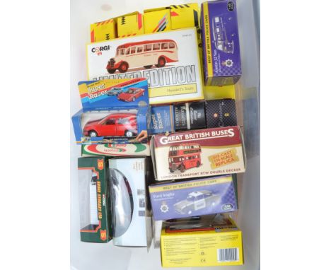 Modern Diecast Vehicles, a boxed collection of postwar and modern private and commercial vehicles, including 1:18 motorbikes 