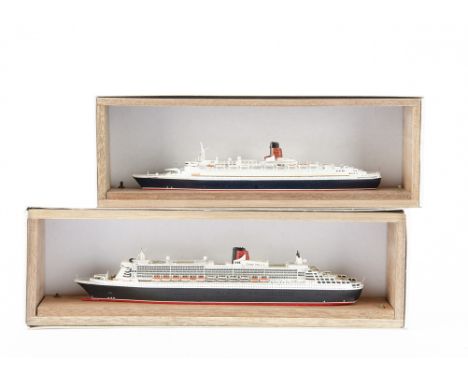 White Metal 1/1250 Scale Famous Liners by Classic Ship Models, two boxed examples CSC 094 Queen Mary 2 and CSC 009 Queen Eliz