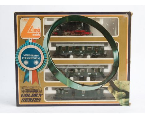 Lima HO Gauge Golden Series DB Passenger Set, comprising DB black 0-6-0T 80005 and two 4-wheel Passenger Coaches and 4-wheel 