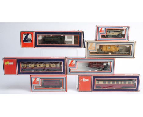 Lima 00 Gauge Railcar Tank Locomotives and Passenger and Goods Rolling Stock, BR cream and crimson Railcar W22, GWR green 0-6