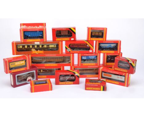 Hornby 00 Gauge Passenger and Goods Rolling Stock, including Pullman Cars Car No 78 and Car No 80 (decals poor), R391 and R44