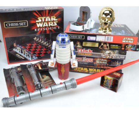 Star Wars Episode 1 Games and Novelties, boxed games including Saga Edition chess set, Jar Jar Binks 3D game, Monopoly, Chess