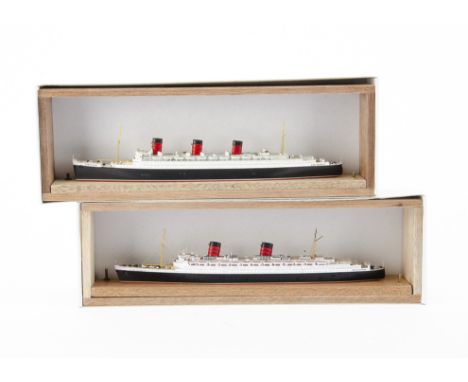 White Metal 1/1250 Scale Famous Liners by Classic Ship Models, two boxed examples CSC 013 Queen Elizabeth 1940 and CSC 002 Qu