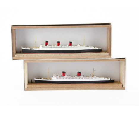 White Metal 1/1250 Scale Famous Liners by Classic Ship Models, two boxed examples CSC 013 Queen Elizabeth 1940 and CSC 002 Qu