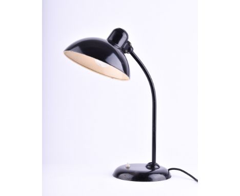   Schreibtischlampe Kaiser Idell   original Kaiser Idell, H: 46 cm, sehr guter Zustand        Kaiser Idell desk lamp   origin