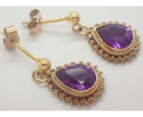 9ct gold vintage style pear cut amethyst drop earrings  CONDITION REPORT: No apparent damage to the stones, approximately 1cm