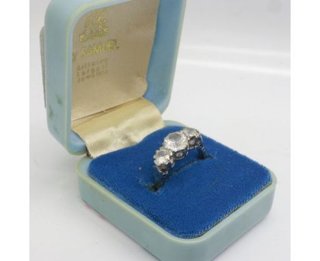 9ct gold trilogy ring set with topaz, size L/M, 2.8g. UK P&amp;P Group 0 (£6+VAT for the first lot and £1+VAT for subsequent 