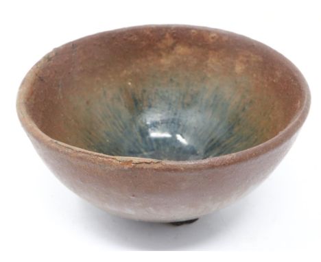 Southern Song Dynasty glazed hare fur footed bowl, crack to body, D: 90 mm. UK P&amp;P Group 1 (£16+VAT for the first lot and