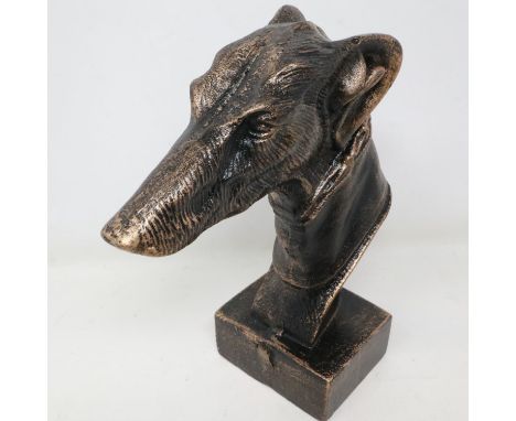 Bronzed cast iron greyhound bust, H: 22 cm. UK P&amp;P Group 2 (£20+VAT for the first lot and £4+VAT for subsequent lots)