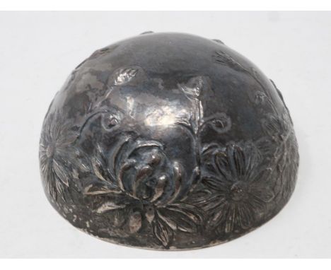 Presumed Chinese silver pot lid, D: 90 mm, 66g. UK P&amp;P Group 1 (£16+VAT for the first lot and £2+VAT for subsequent lots)