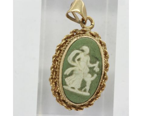 9ct gold mounted Wedgwood sage green Jasperware pendant, H: 25 mm, 2.5g. UK P&amp;P Group 0 (£6+VAT for the first lot and £1+