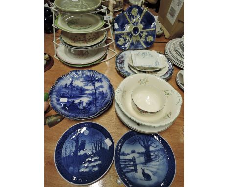 A selection of vintage cabinet and collectors plates including early Susie Cooper 1932
