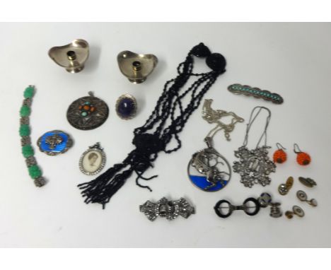 Interesting collection of various costume jewellery including jet style necklace, green stone and white metal bracelet, vario