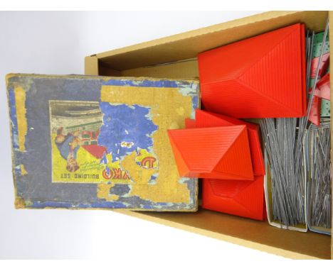 Bayko No. 3 Building Set, boxed Condition Report Click here for further images, condition, auction times & delivery costs
