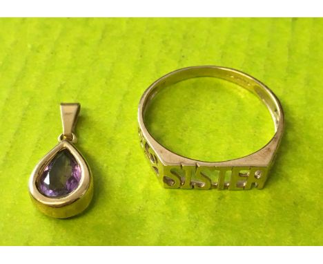 9CT GOLD SISTER RING SIZE R AND A 9CT GOLD AMETHYST PENDANT, 2.6G OVERALL