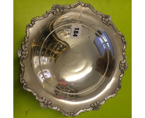SILVER PEDESTAL BOWL WITH MOULDED SERPENTINE FAN BORDER, BIRMINGHAM 1940, 9.2oz APPROX