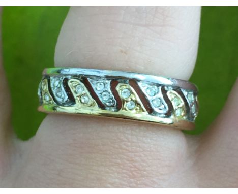 UNMARKED YELLOW AND WHITE METAL DIAMOND CHIP ETERNITY BAND, SIZE K/L, 4.9G APPROX