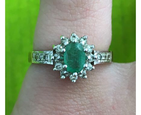 9CT EMERALD AND DIAMOND CLUSTER DRESS RING, SIZE K, 2.6G APPROX