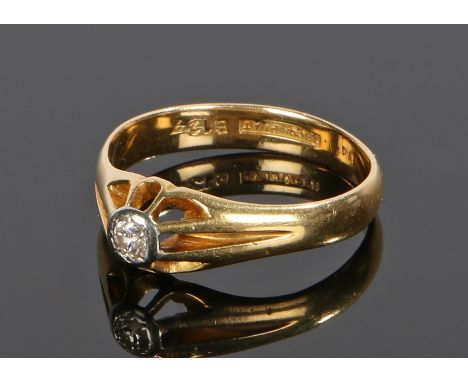 18 carat gold diamond set ring, with the ring cut diamond above a claw mount, 4.7 grams, ring size U