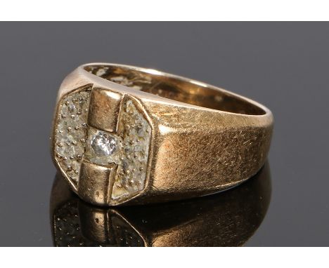 10 carat gentleman’s gold diamond ring set with a 0.25 carat round cut  diamond to the centre surrounded by diamonds, stamped