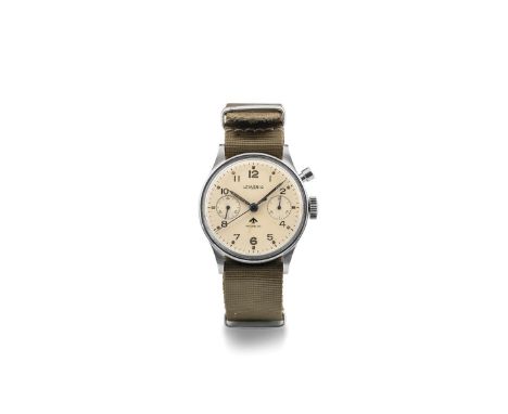 Lemania chronograph 6B/551, 1960s. Round steel case, monopusher at 2 o'clock, fixed bars, screw-down case back. Cream-colored