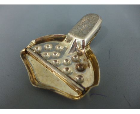 A Sterling silver lemon squeezer Tackling Hongkong - Weight approx. 1.5 troy oz Condition report: Good condition 