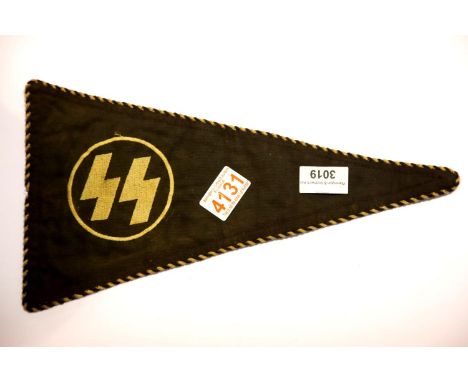 German SS type pennant, L: 34 cm. P&amp;P Group 1 (£14+VAT for the first lot and £1+VAT for subsequent lots) 
