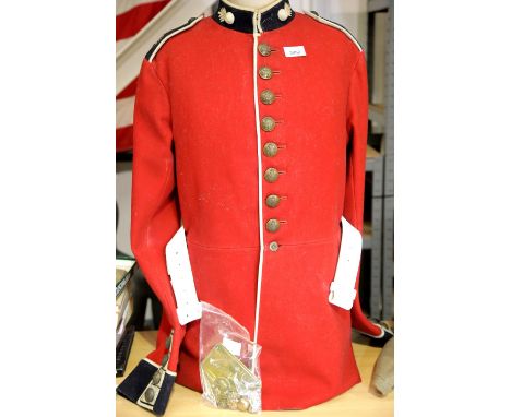 George V Grenadier Guards dress tunic with white belt lacking buckle, additional brass badges and a bed-post plate to 4189311