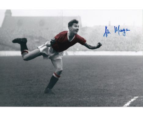 Autographed KENNY MORGANS 12 x 8 photo: Col, depicting Man United`s KEN MORGANS in full length action during a 2-2 draw with 