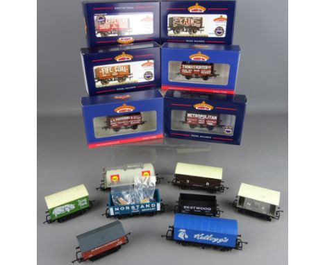 Bachmann Collectors Club 00 gauge seven plank wagons: Fife Coal, Cain, Thomas Hunter,  R Y Pickering etc, boxed(6)  with eigh